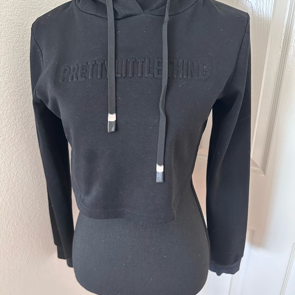PrettyLittleThing Charcoal Cropped Sweatshirt